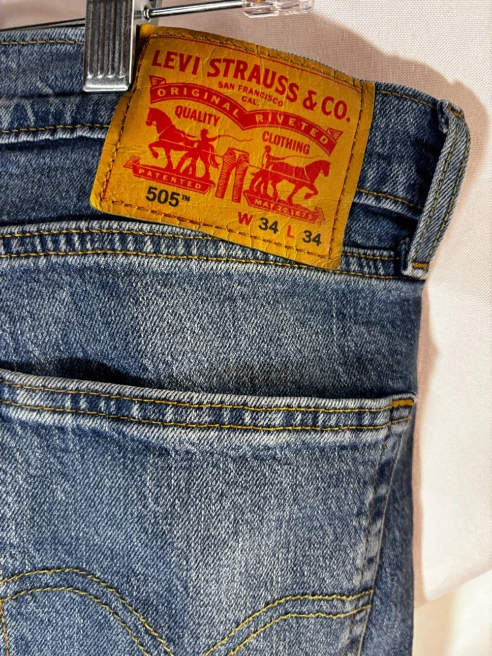 Levi's Straight‎ Jeans in Faded Blue Wash